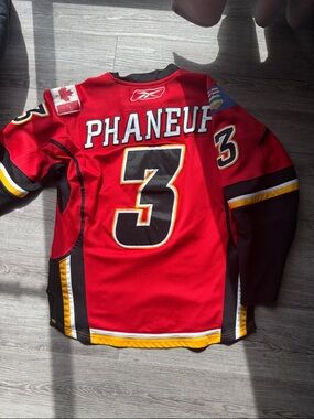 Reebok NHL Calgary Flames 'PHANEUF' #3 Hockey Jersey men’s S